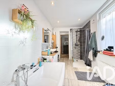 propriété 4 pièces 101 m²