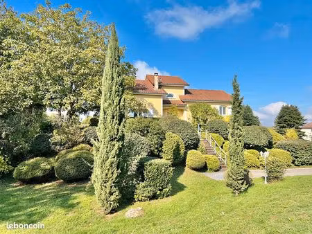 villa 6 pièces 171 m²