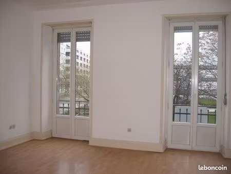 beaux volumes  lumineux  pas de frais d'agence