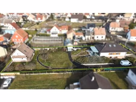 ensemble immobilier composé de 2 maisons individuelles