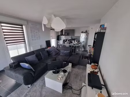 appartement t3 haut standing de 69 41 m² avec balcon – vue panoramique – métro carré de so