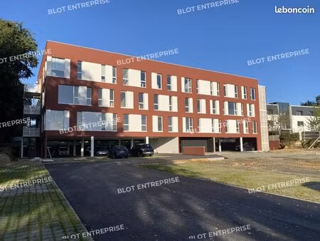 bureaux 134 m²