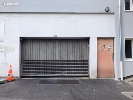 loue box garage fermé chambery gare