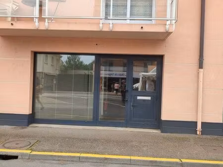 local commercial avec vitrine - 41 m2
