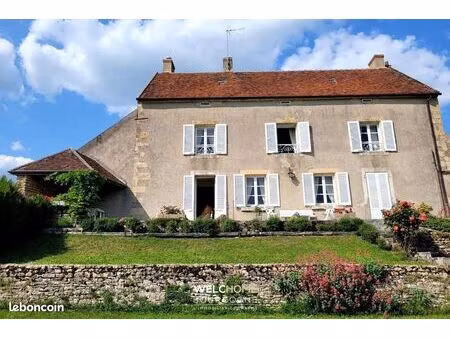 propriété 6 pièces 182 m²