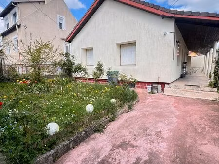 maison individuelle avec dépendance