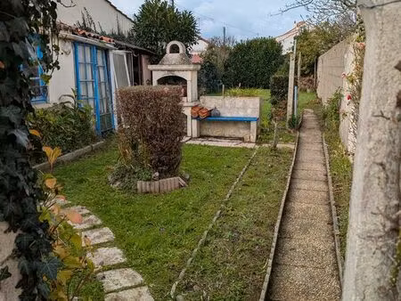 maison ancienne avec grand jardin - quartier recherché