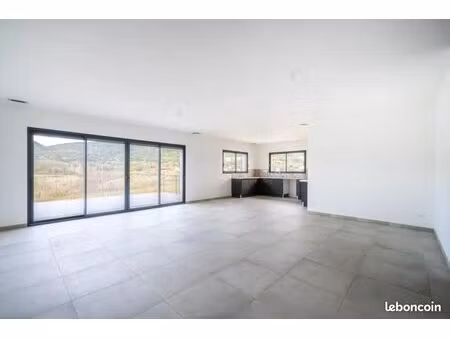 maison 5 pièces 266 m²