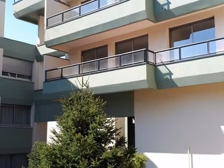 t2 46 m2 résidence calme arborée balcon garage