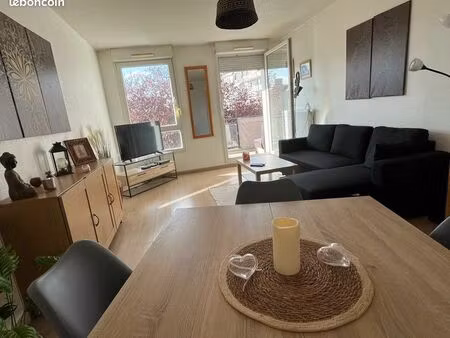 appartement traversant 3 pièces-64m2 au calme