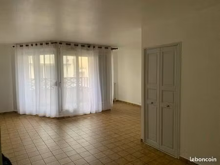 vente f1 montigny le bretonneux