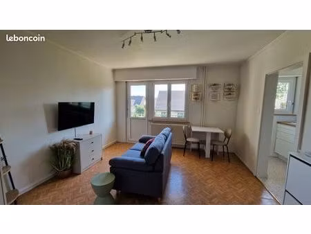 studio avec balcon dans résidence sécurisée