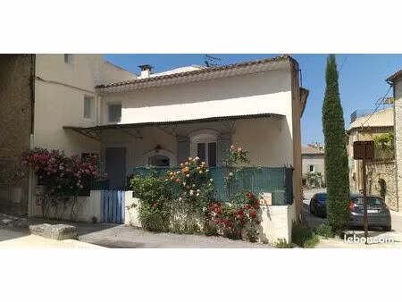 grand appartement disponible au 6 mars location entre particuliers  de 3 grandes chambres 