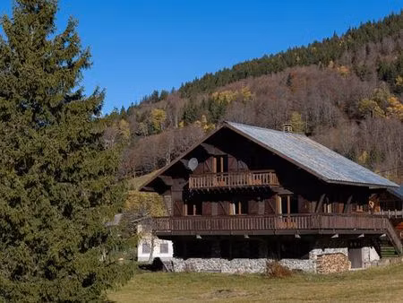 chalet 6 pièces – terrain 1500m² – vue panoramique – accès pistes à pied – 14 couchages