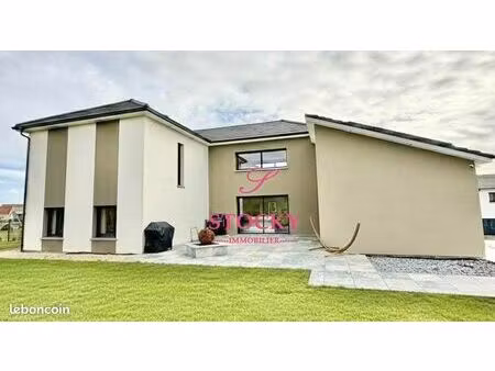 maison 5 pièces 235 m²