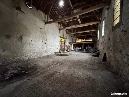 grange 250 m² maffliers