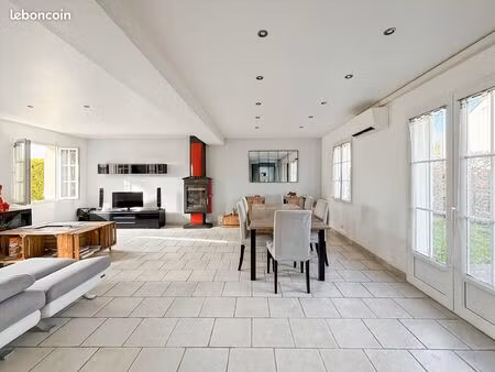 maison 7 pièces 179 m²