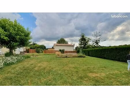 terrain 800 m² camarsac