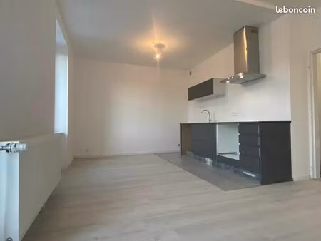 cernay - appartement 2 pièces de 52 m² avec balcon