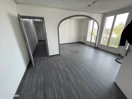 t3 60m2 entièrement rénové 650 hc