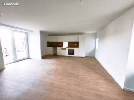 f4 neuf en duplex avec terrasse et parkings – conventionné anah