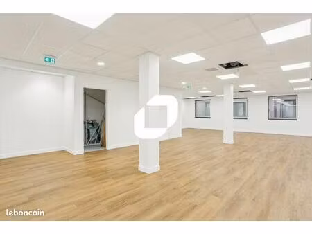 bureau 208 m²