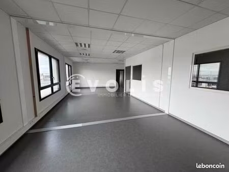 bureaux 796 m²