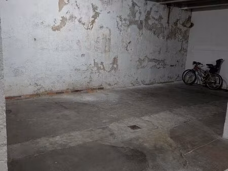 place de parking à louer à l'année