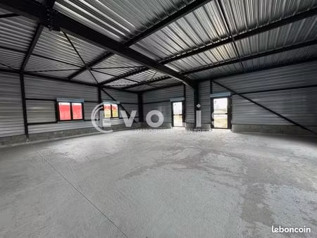 local d'activité 1 100 m²