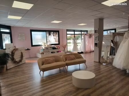 droit au bail commercial 180m2 - loyer 1260 - bédarrides