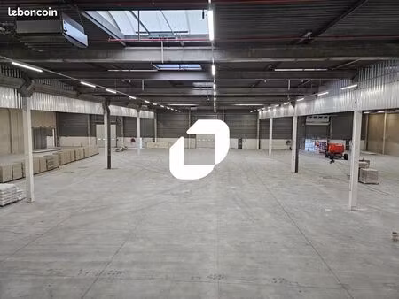 local logistique 4 000 m²