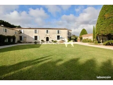 château 19 pièces 660 m²