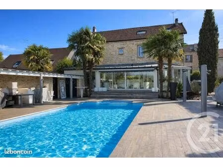 maison 7 pièces 285 m²