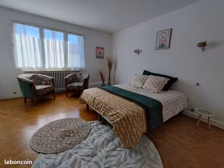 jolie et spacieuse maison de ville