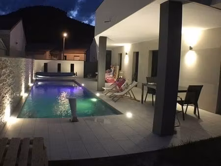 boisejour piscine privée rdc proche châtaigneraie école bus