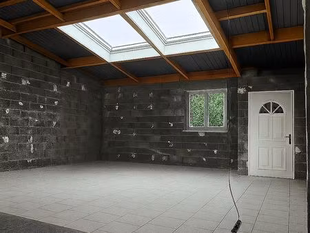 appartement / local atypique 80 m² – plain-pied – 2 parkings – fort potentiel – carvin