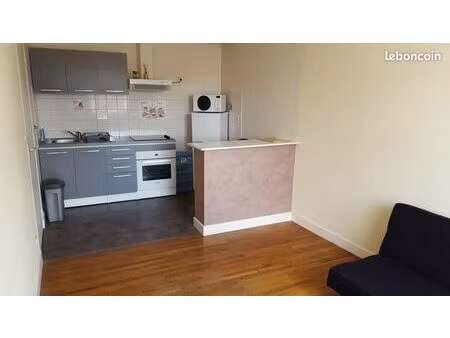 t2 centre ville meublé libre le 15 mars