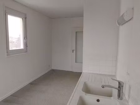 grand t5 en duplex avec garage – montbrison