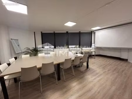 bureaux 180 m²