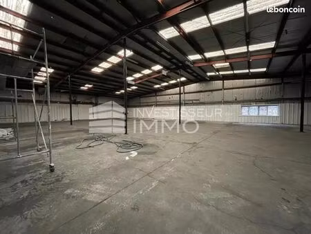 local industriel 1 000 m²
