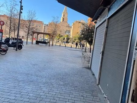 local commercial vieux port