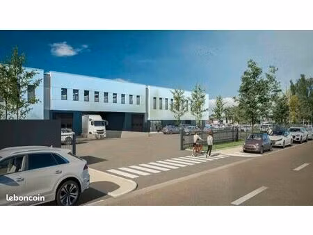 local d'activite 3254 m² ozoir-la-ferrière