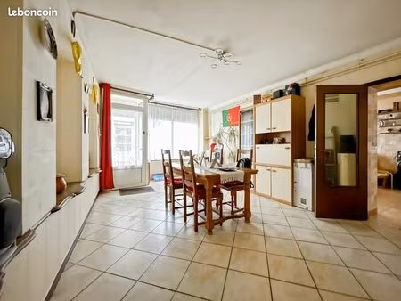 boucherie 200 m² sainte-maure-de-touraine