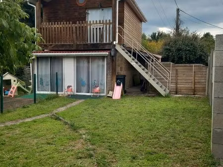 maison en pierres avec chalet