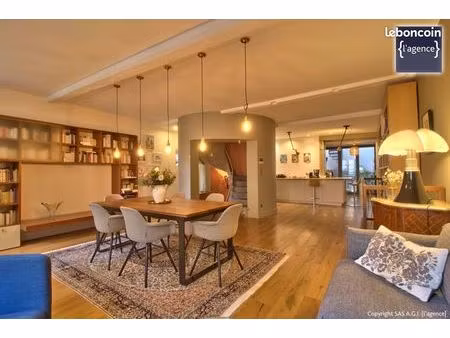 maison de ville 11 pièces 241 m²