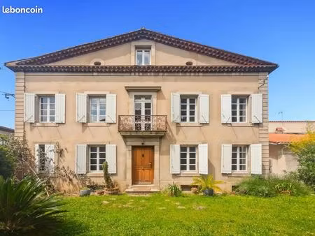 maison 10 pièces 320 m²
