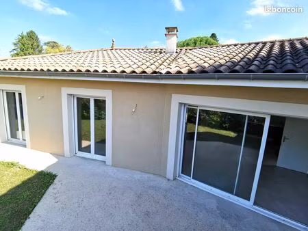 villa de plain pied récente 2012