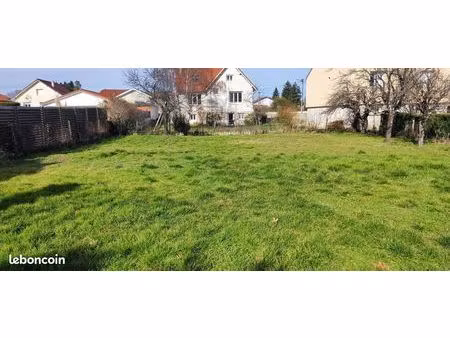 vend terrain plat de 537m²