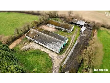 immeuble 1000 m² grosville