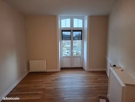 sous-location bureau 1 à 2 j/sem – centre châteaubourg – espace rénové & lumineux